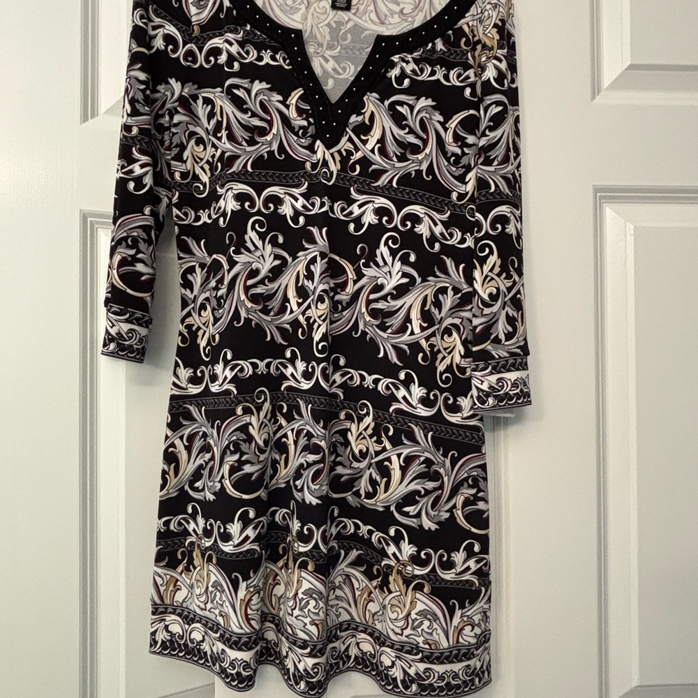 White House Black Market Sheath Dress Black and White V-Neck